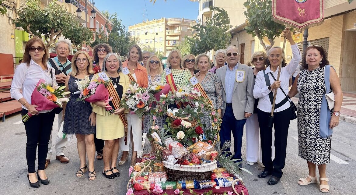 Ofrenda de flores y frutos a la Virgen de los desamparados en la parroquia Santa Teresa – 15 de Octubre